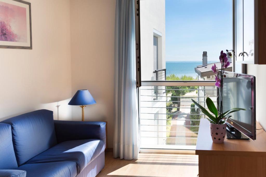 Aparthotel Esperya Lignano Sabbiadoro Bagian luar foto